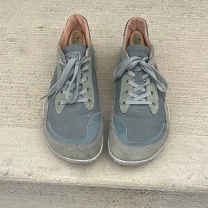 Green vivo barefoot sneakers